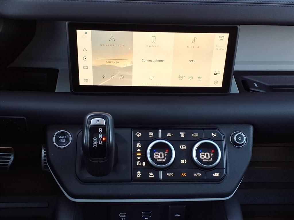 Thumbnail: 2020 Land Rover Defender - 10
