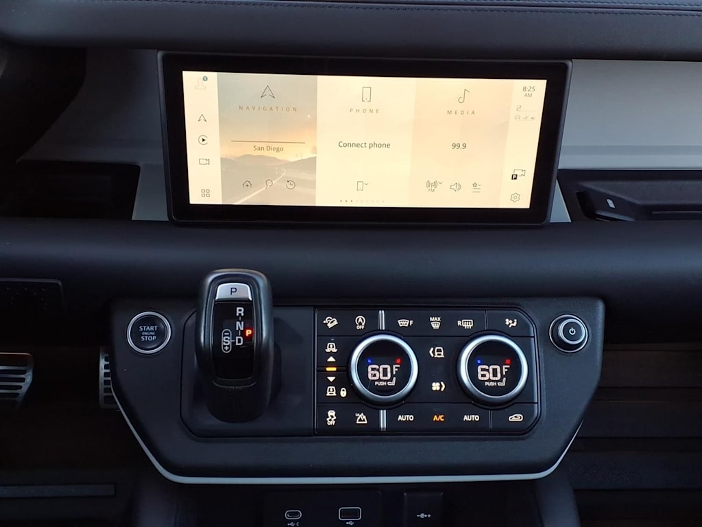 Thumbnail: 2020 Land Rover Defender - 10