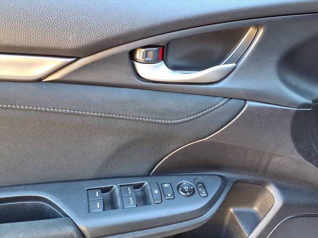 Thumbnail: 2018 Honda Civic - 17