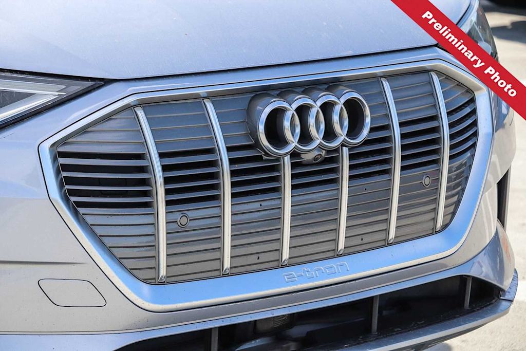 Thumbnail: 2019 Audi e-tron - 5