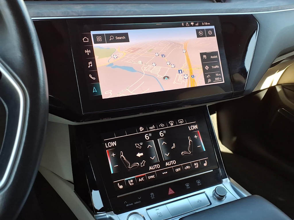 Thumbnail: 2019 Audi e-tron - 10