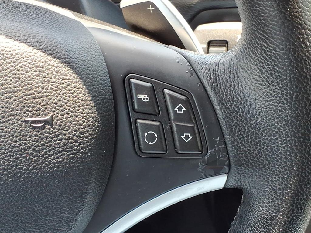 Thumbnail: 2011 BMW 1 Series - 22