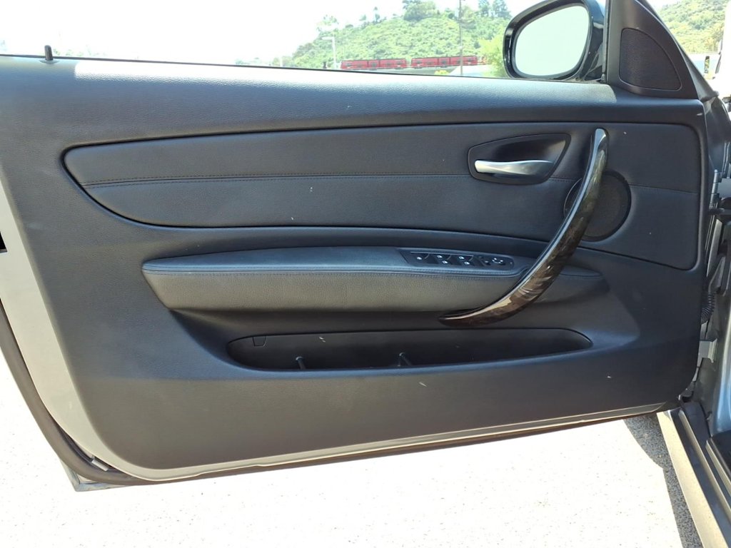 Thumbnail: 2011 BMW 1 Series - 15