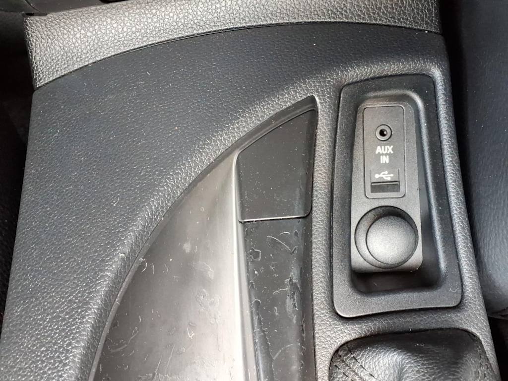 Thumbnail: 2011 BMW 1 Series - 23