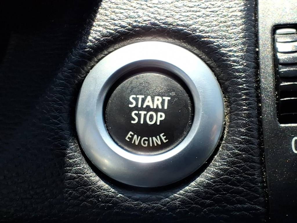 Thumbnail: 2011 BMW 1 Series - 24