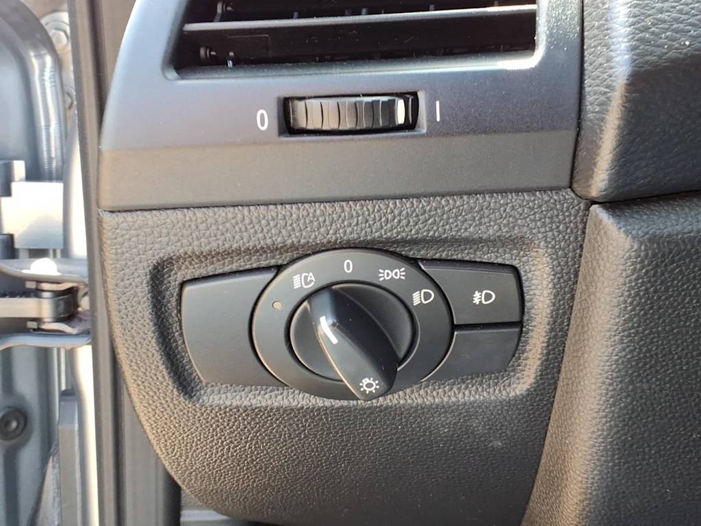 Thumbnail: 2011 BMW 1 Series - 19