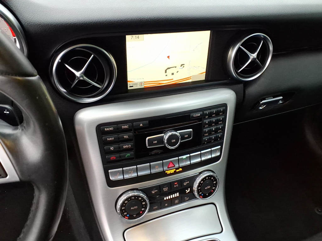Thumbnail: 2016 Mercedes-Benz SLK - 22