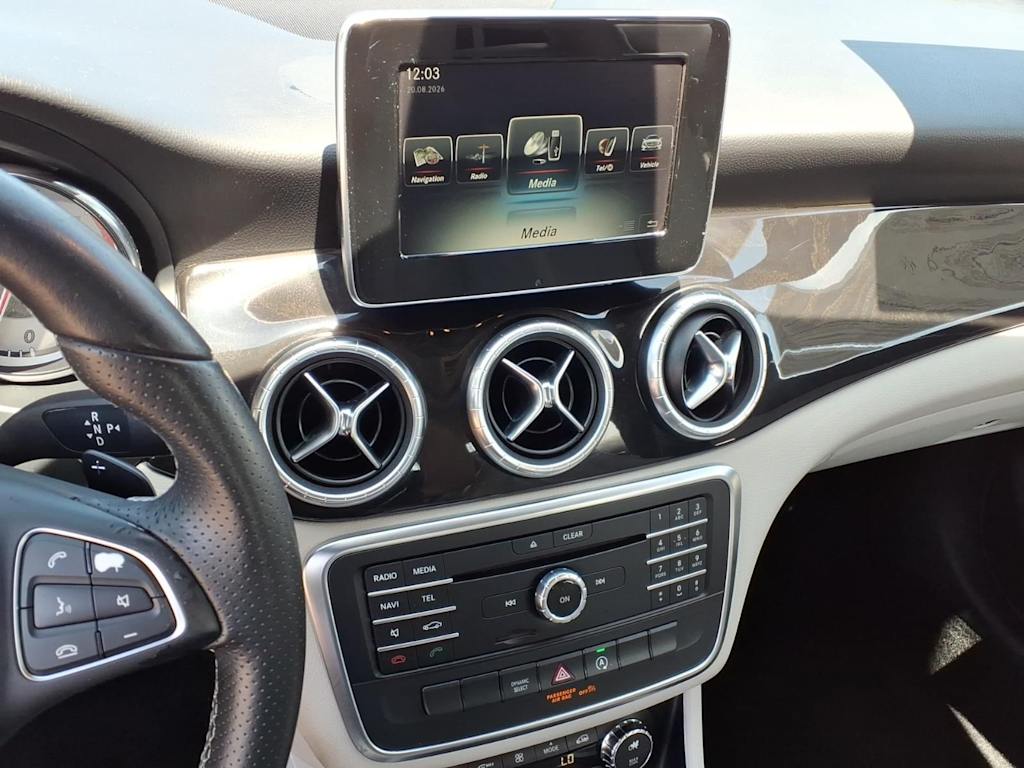 Thumbnail: 2016 Mercedes-Benz CLA - 10