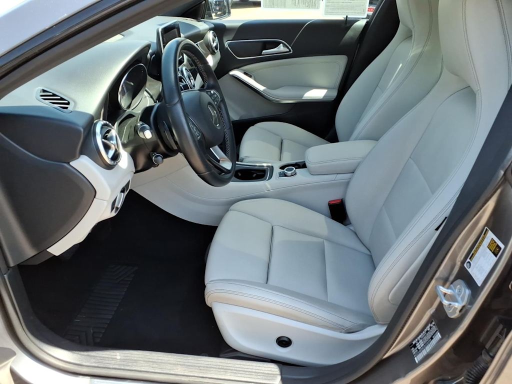 Thumbnail: 2016 Mercedes-Benz CLA - 8
