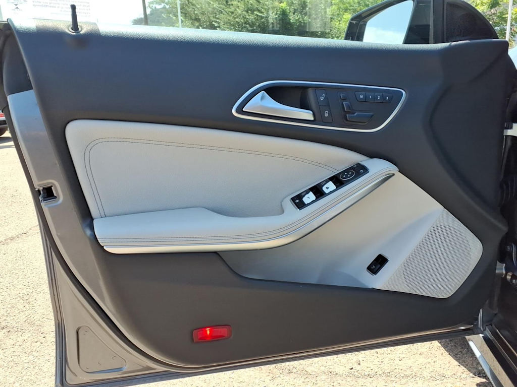 Thumbnail: 2016 Mercedes-Benz CLA - 18