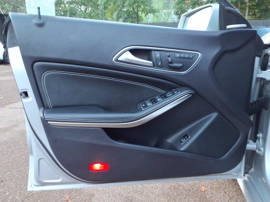 Thumbnail: 2014 Mercedes-Benz CLA - 18