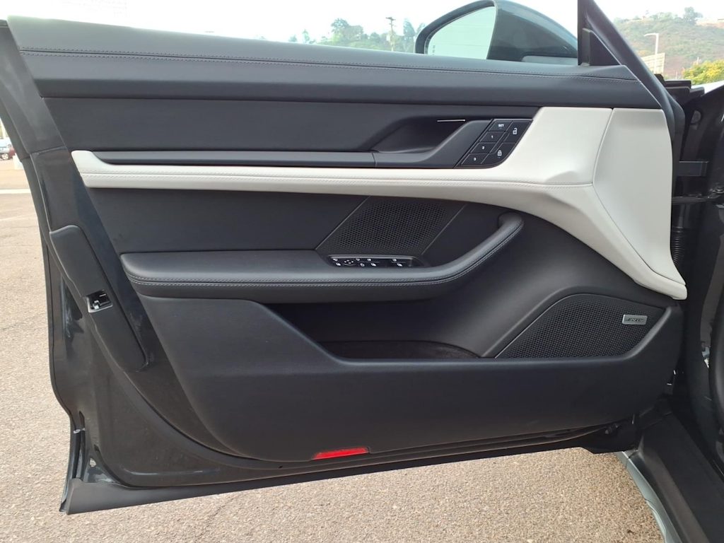 Thumbnail: 2025 Porsche Taycan - 18