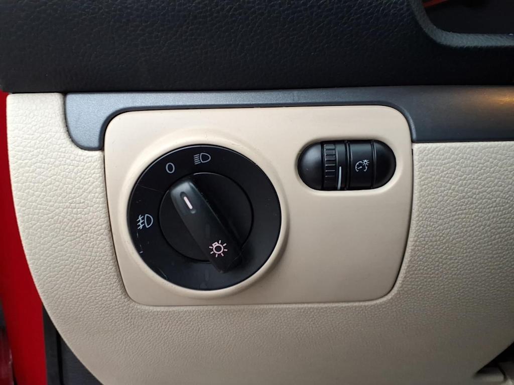 Thumbnail: 2008 Volkswagen Eos - 21