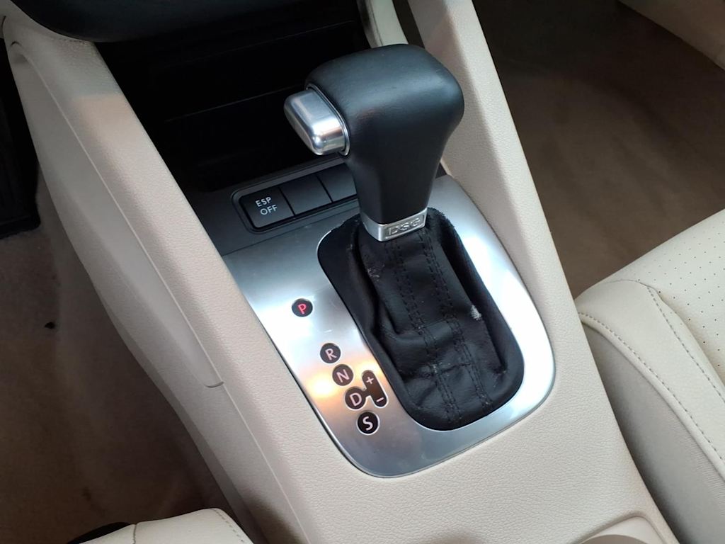 Thumbnail: 2008 Volkswagen Eos - 11