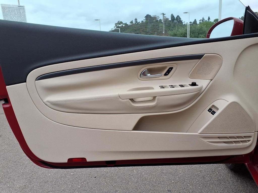 Thumbnail: 2008 Volkswagen Eos - 16