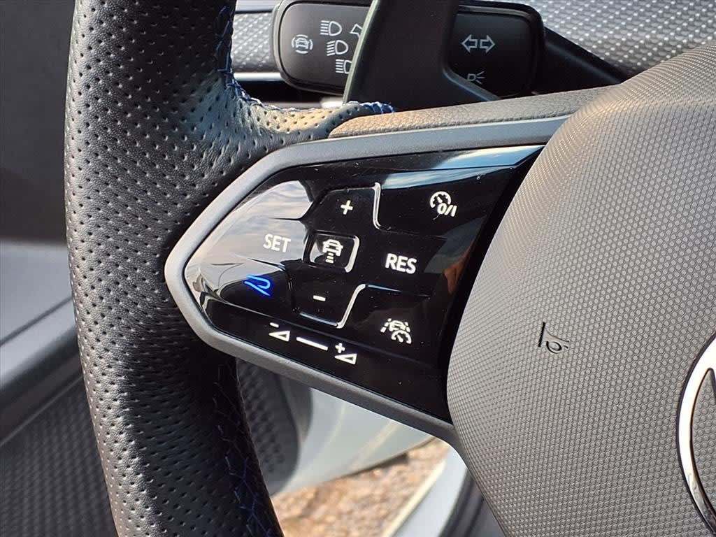 Thumbnail: 2024 Volkswagen Golf - 21