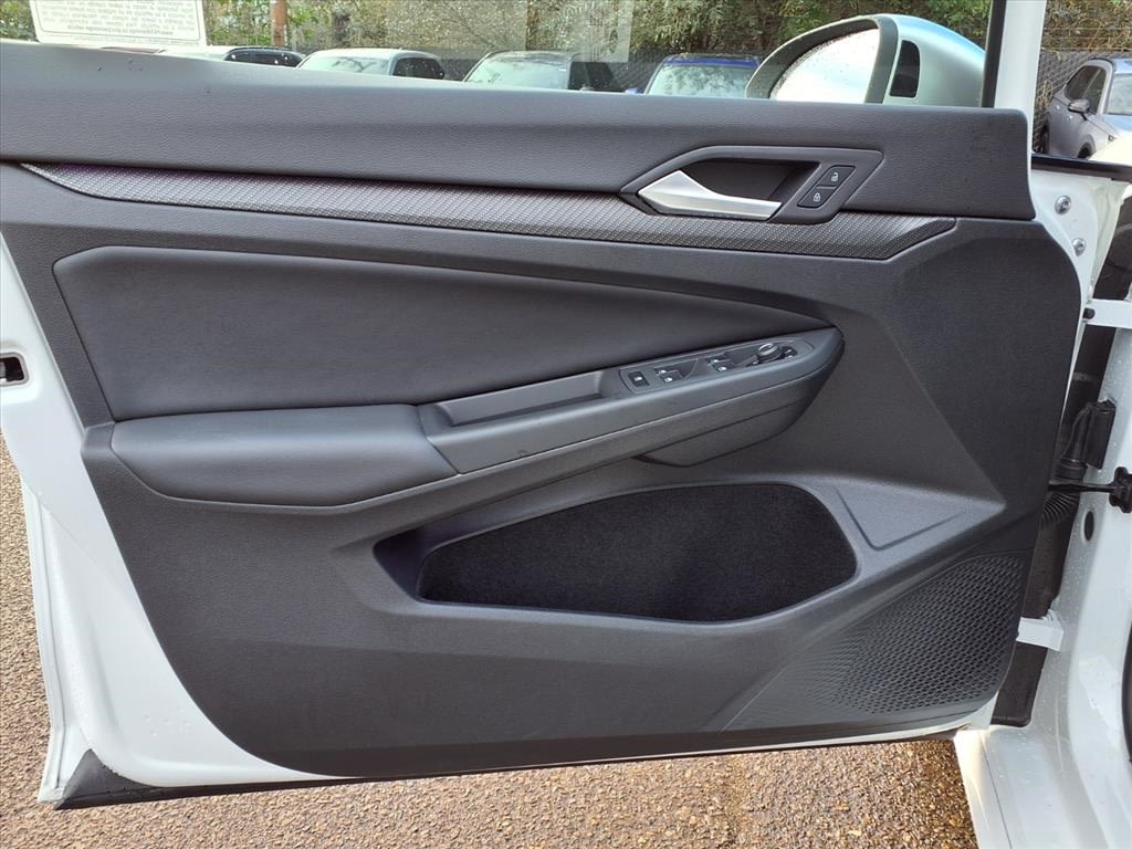 Thumbnail: 2024 Volkswagen Golf - 17