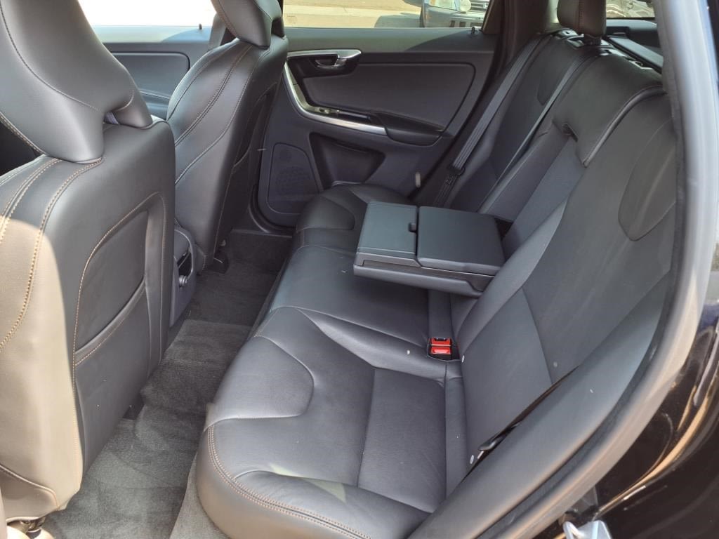 Thumbnail: 2016 Volvo XC60 - 8