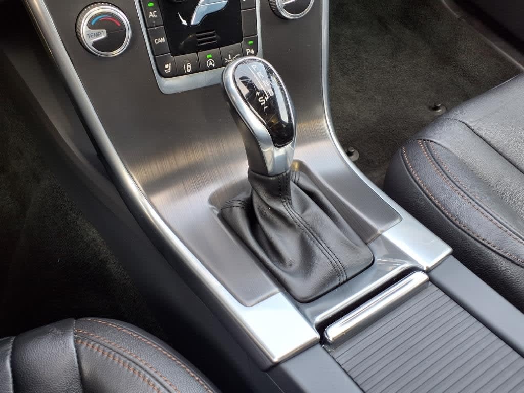Thumbnail: 2016 Volvo XC60 - 10