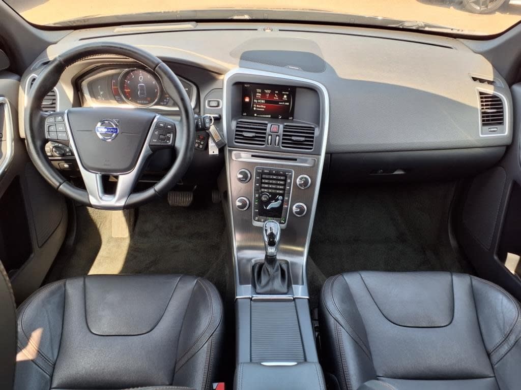 Thumbnail: 2016 Volvo XC60 - 2