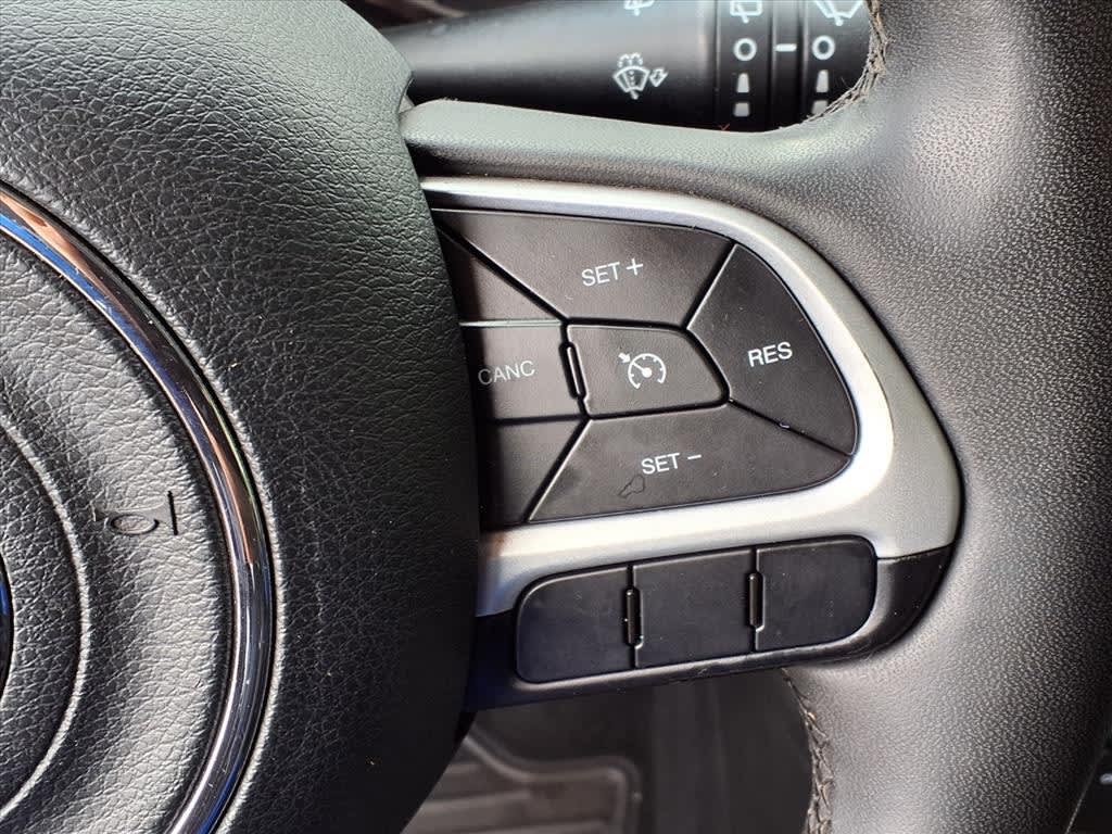 Thumbnail: 2018 Jeep Renegade - 21