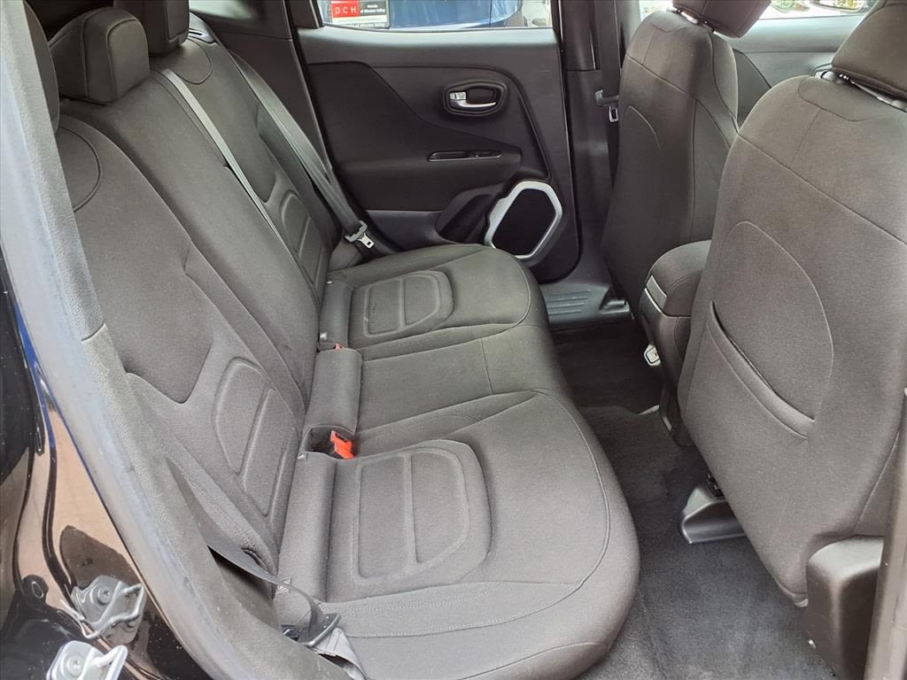 Thumbnail: 2018 Jeep Renegade - 16