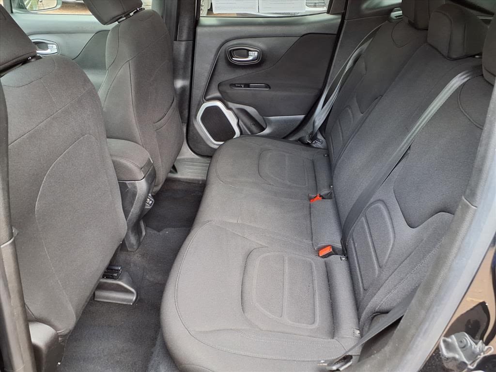 Thumbnail: 2018 Jeep Renegade - 8