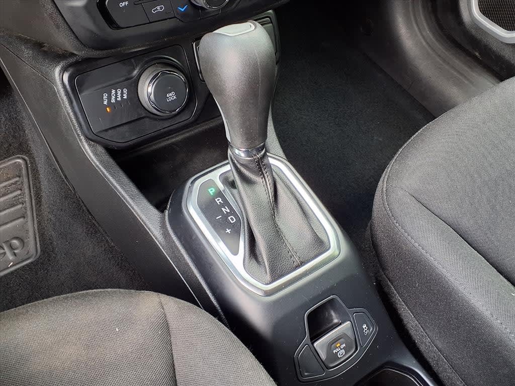 Thumbnail: 2018 Jeep Renegade - 10