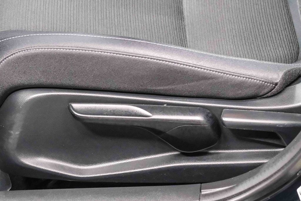 Thumbnail: 2019 Honda Insight - 28
