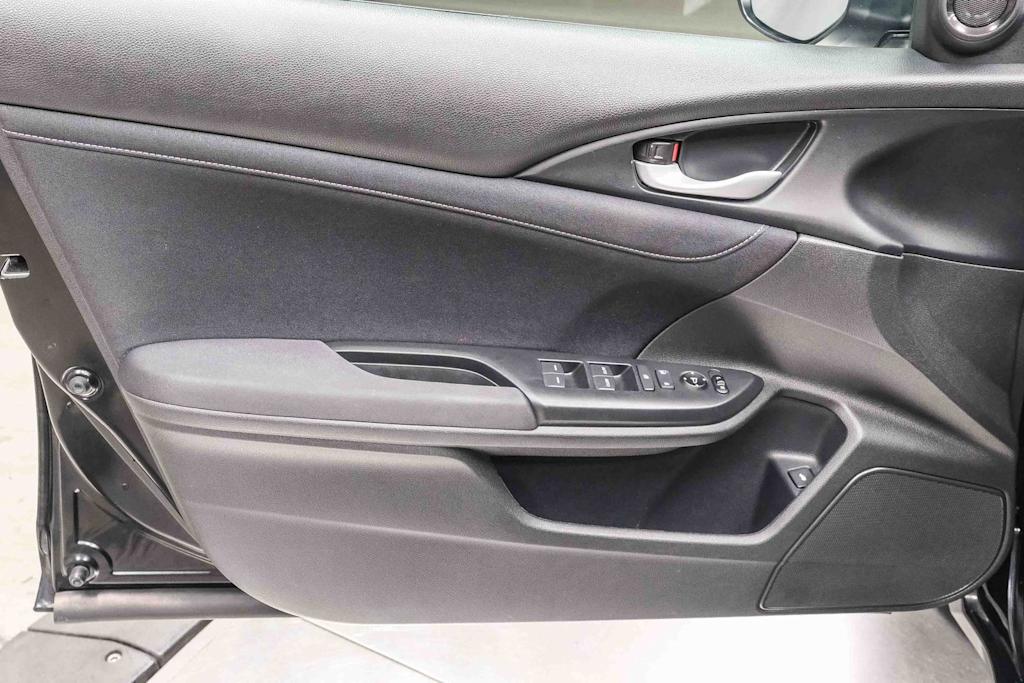 Thumbnail: 2019 Honda Insight - 27