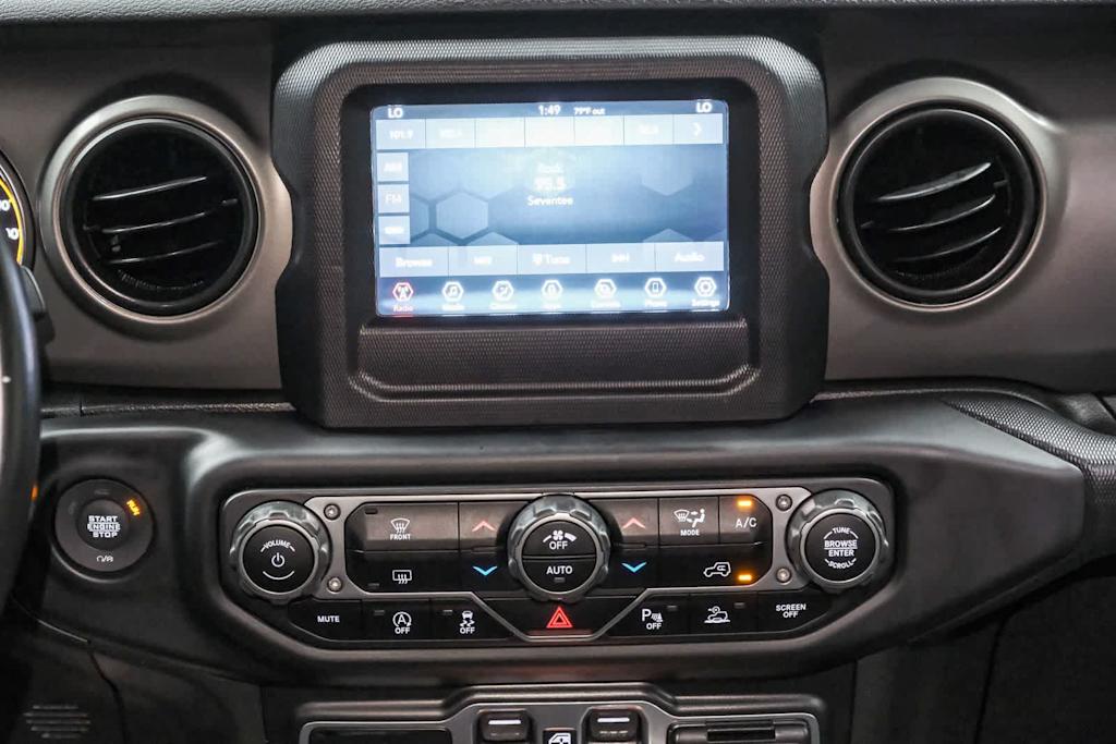 Thumbnail: 2021 Jeep Gladiator - 21