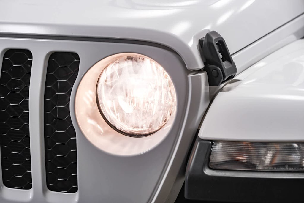Thumbnail: 2021 Jeep Gladiator - 12
