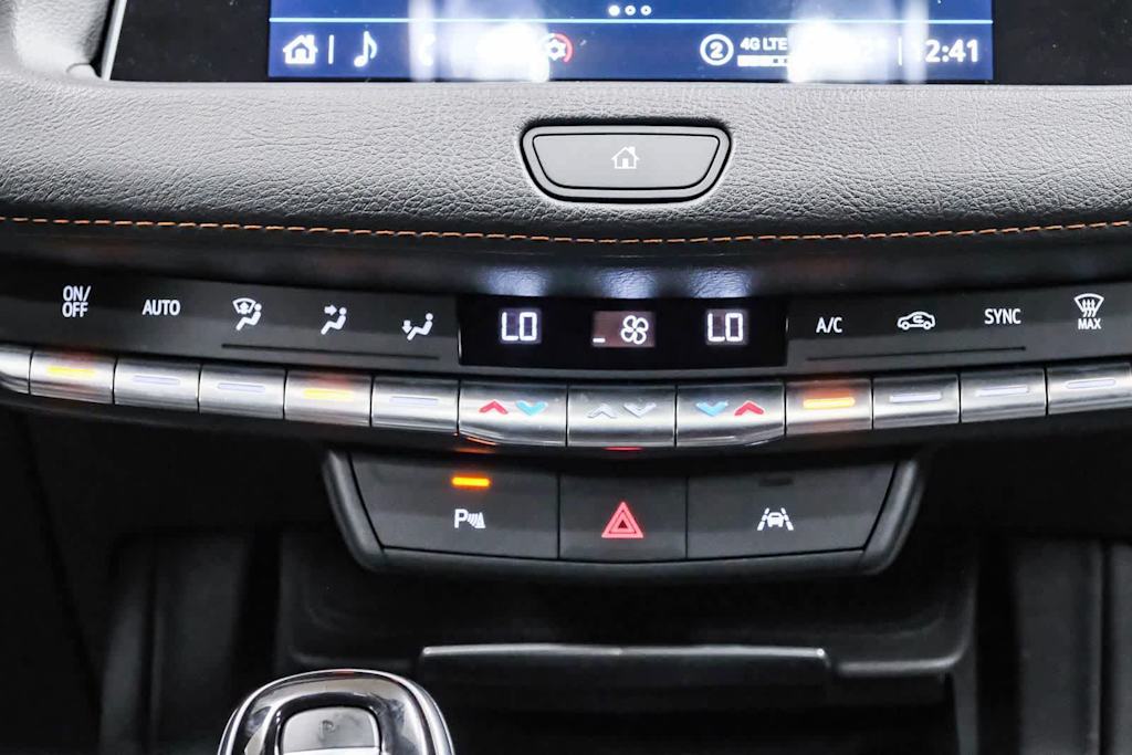 Thumbnail: 2023 Cadillac XT4 - 25