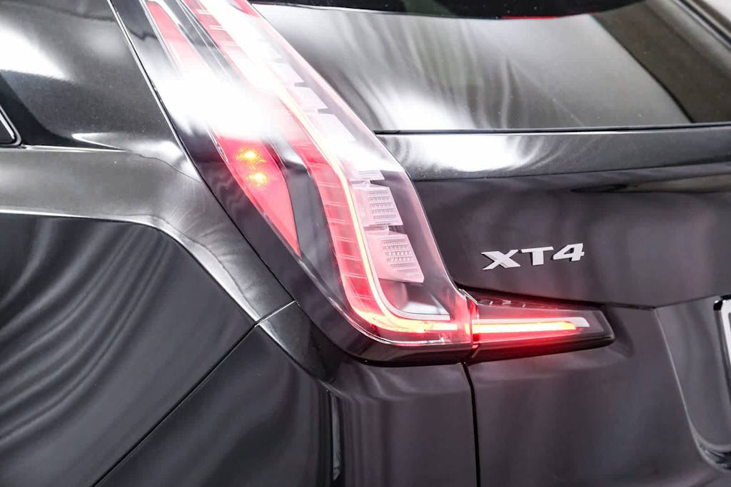 Thumbnail: 2023 Cadillac XT4 - 19