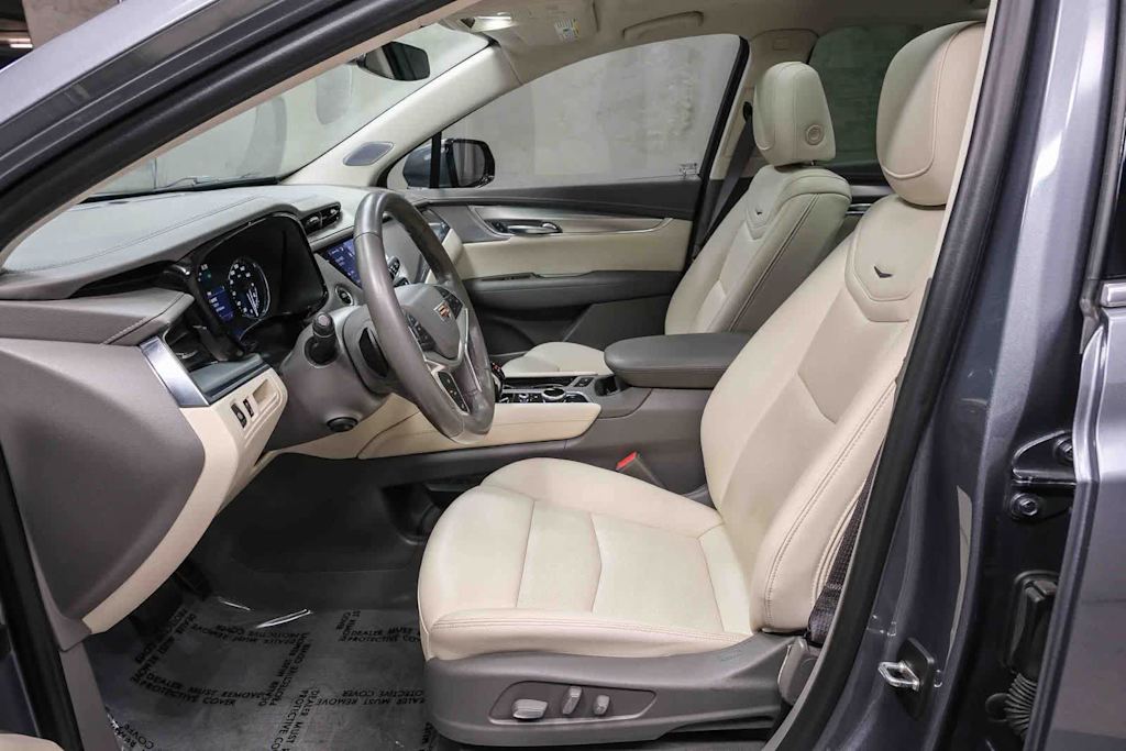 Thumbnail: 2022 Cadillac XT5 - 12