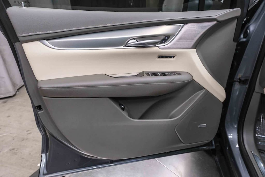 Thumbnail: 2022 Cadillac XT5 - 28