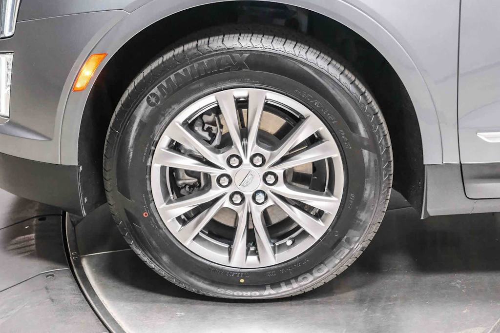 Thumbnail: 2022 Cadillac XT5 - 21