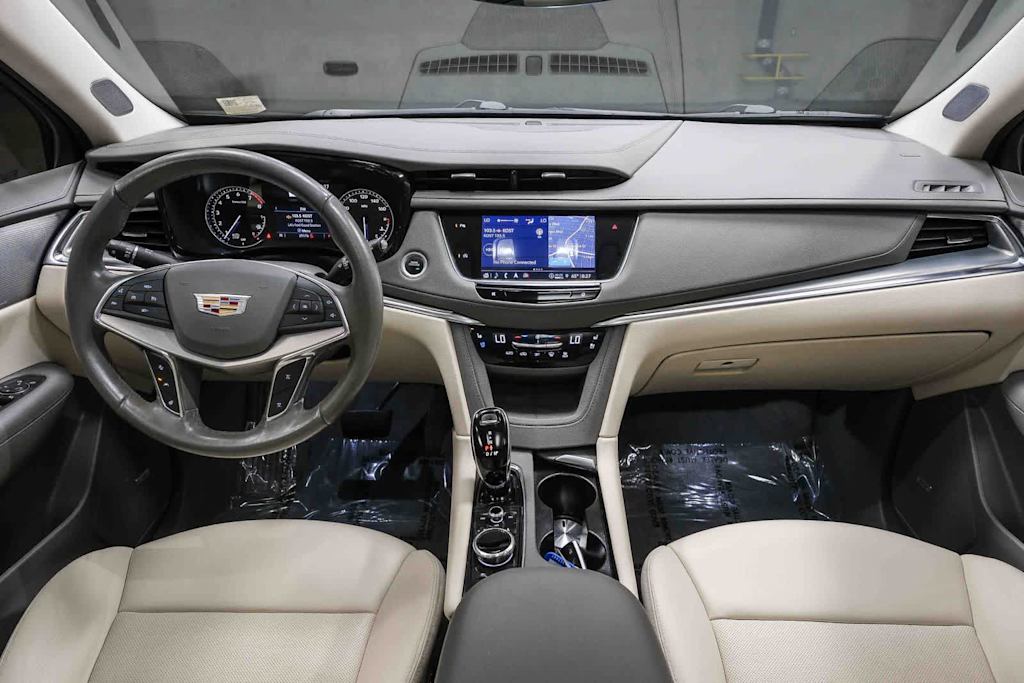 Thumbnail: 2022 Cadillac XT5 - 2