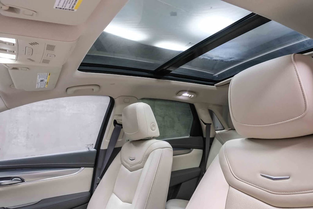 Thumbnail: 2022 Cadillac XT5 - 31