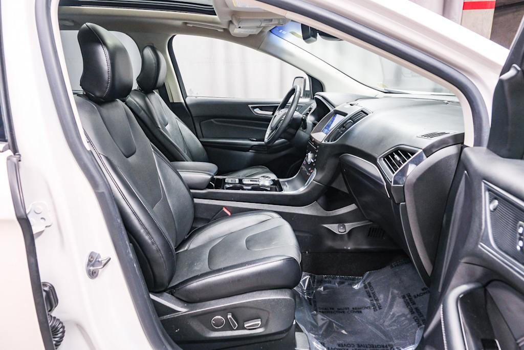 Thumbnail: 2019 Ford Edge - 10