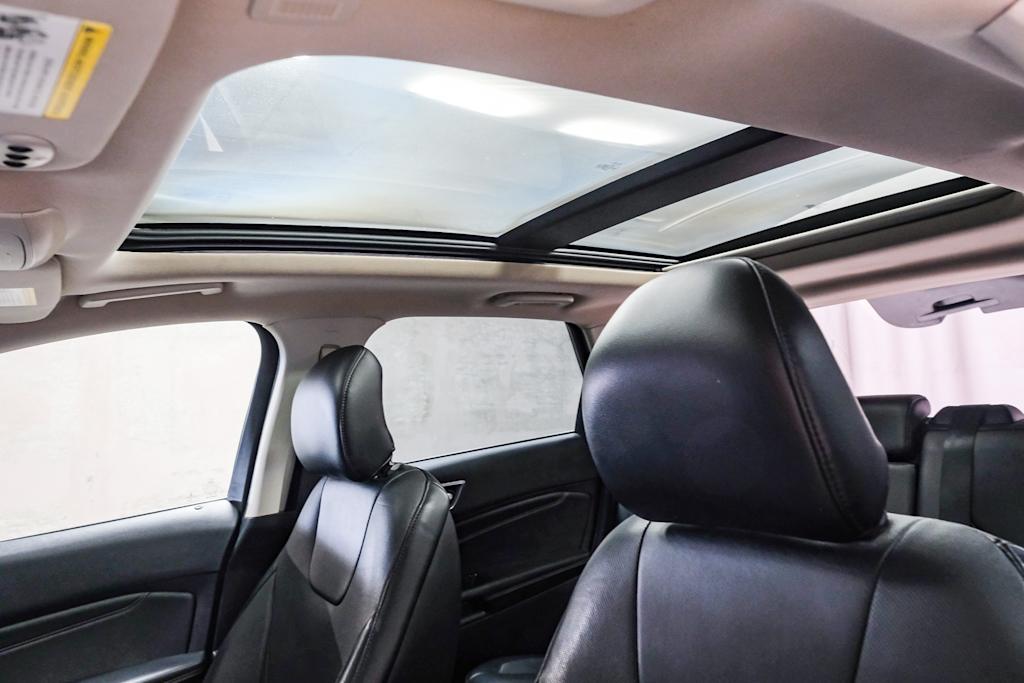Thumbnail: 2019 Ford Edge - 32