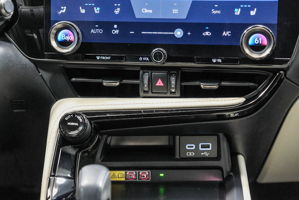 Thumbnail: 2024 Lexus ES - 25