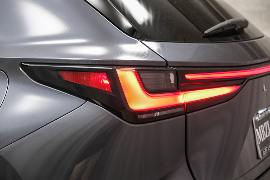Thumbnail: 2024 Lexus ES - 19