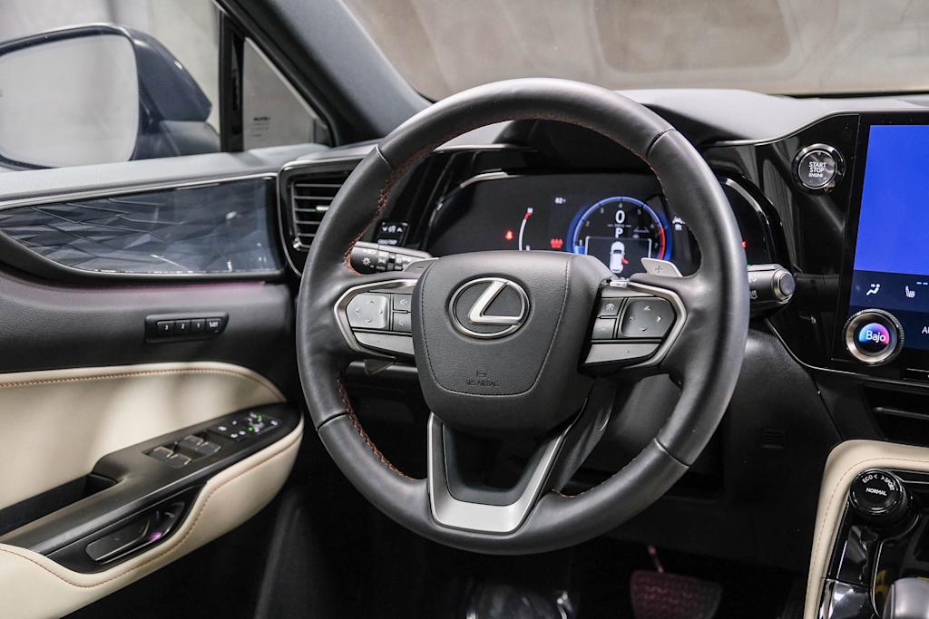 Thumbnail: 2024 Lexus ES - 8