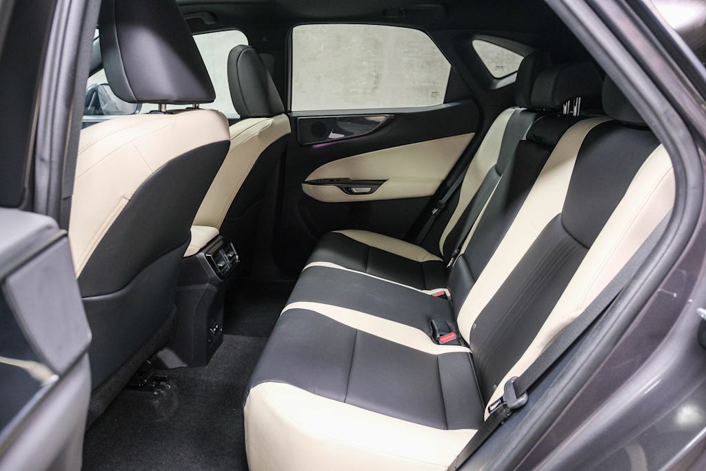 Thumbnail: 2024 Lexus ES - 11