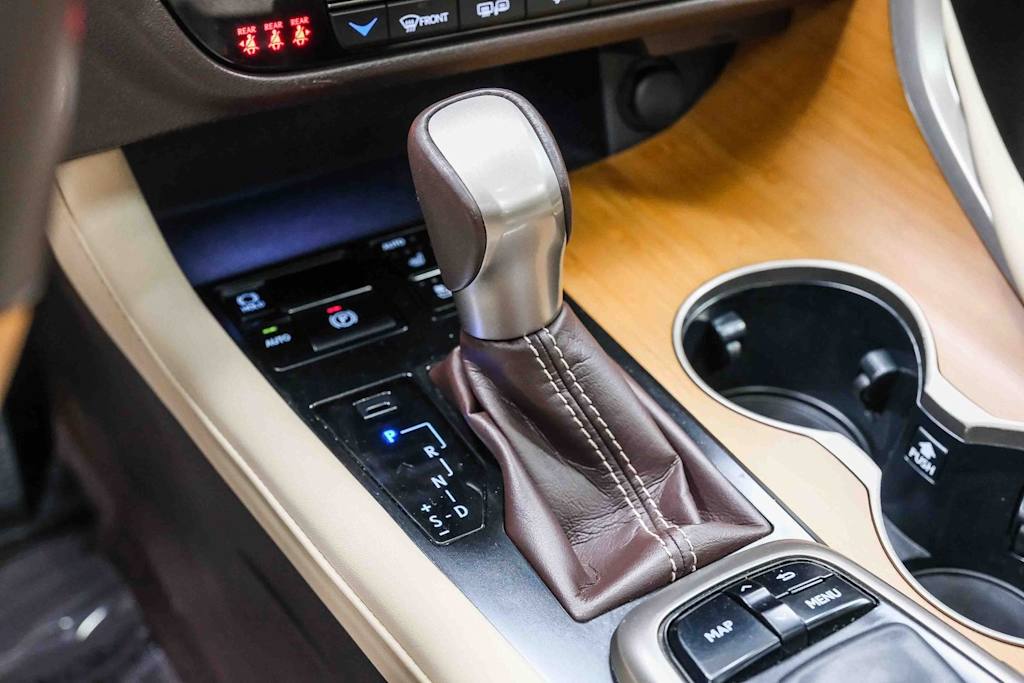 Thumbnail: 2019 Lexus RX - 13