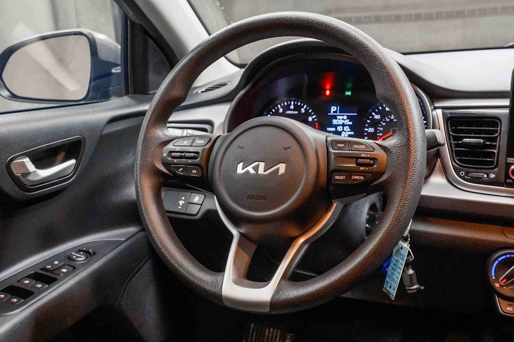 Thumbnail: 2023 Kia Rio - 9