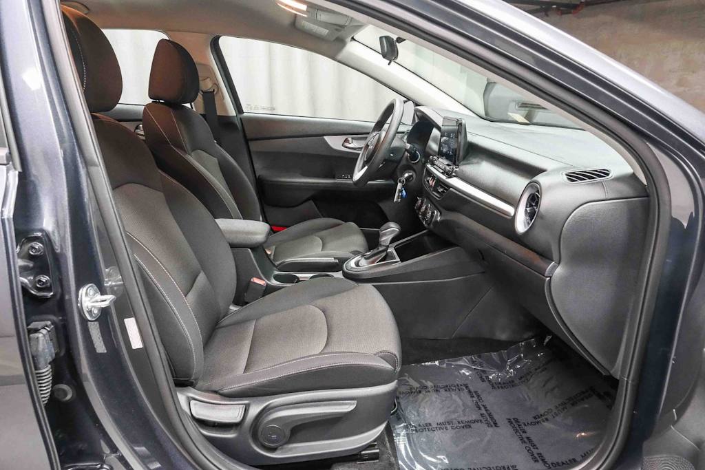 Thumbnail: 2024 Kia Forte - 10