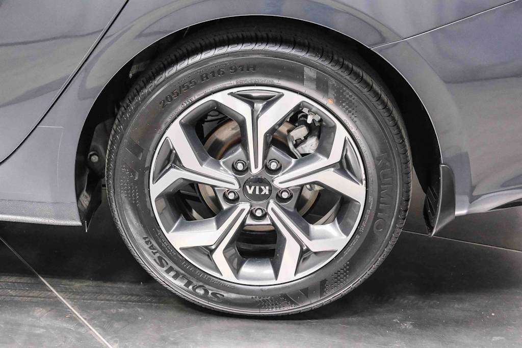 Thumbnail: 2020 Kia Forte - 8