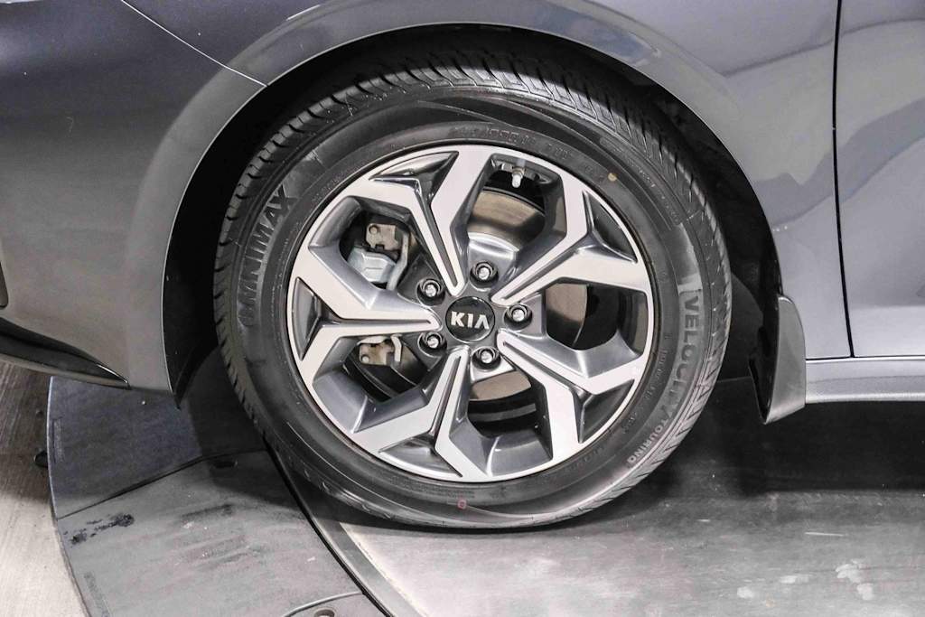 Thumbnail: 2020 Kia Forte - 21
